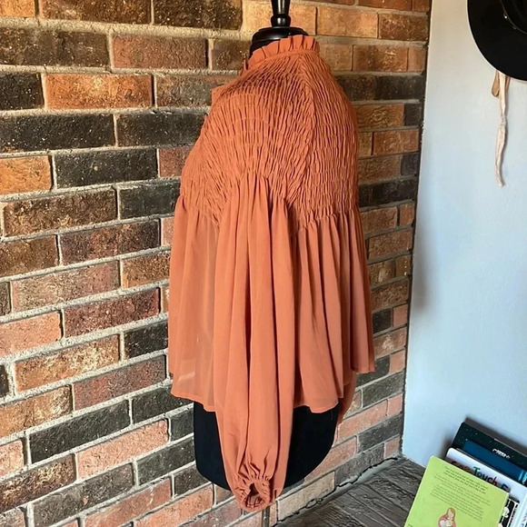 Orange Sheer Top M‎ - Picture 2 of 5